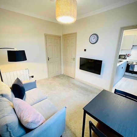 Newly Refurbished, Central Apartment With Permit Parking Бат Екстериор снимка