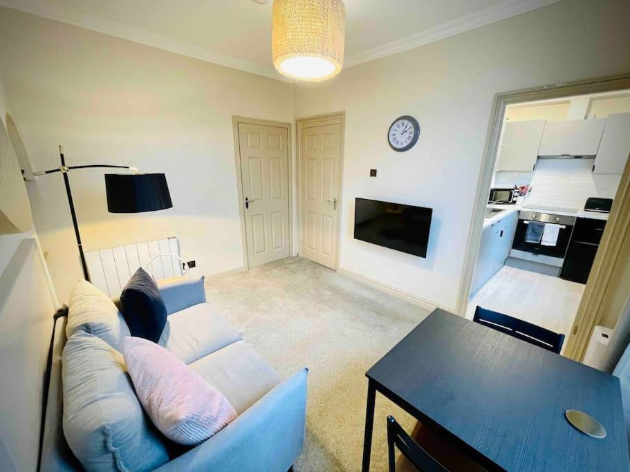 Newly Refurbished, Central Apartment With Permit Parking Бат Екстериор снимка